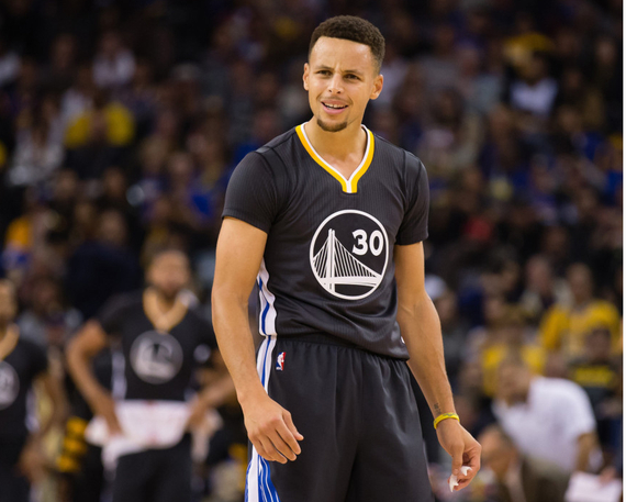 有何意味？萨拉赫社媒晒户外落叶景色图，并未配文（萨拉赫社媒晒落叶美景却无一字，意味几何？）