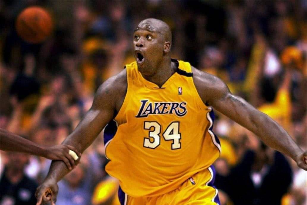 下半场隐身！狄龙24中10得到23分4篮板4助攻（后两节低迷，狄龙24投10中收获23分4篮板4助攻）