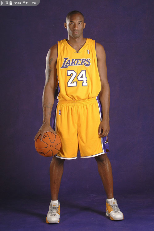 半场战报：葡萄牙U17 1-0瑞士U17，马特乌斯-米德建功（半场：葡萄牙U17暂1-0瑞士U17，马特乌斯-米德先拔头筹）